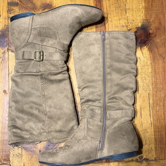 Austin suede boots - Picture 3 of 6